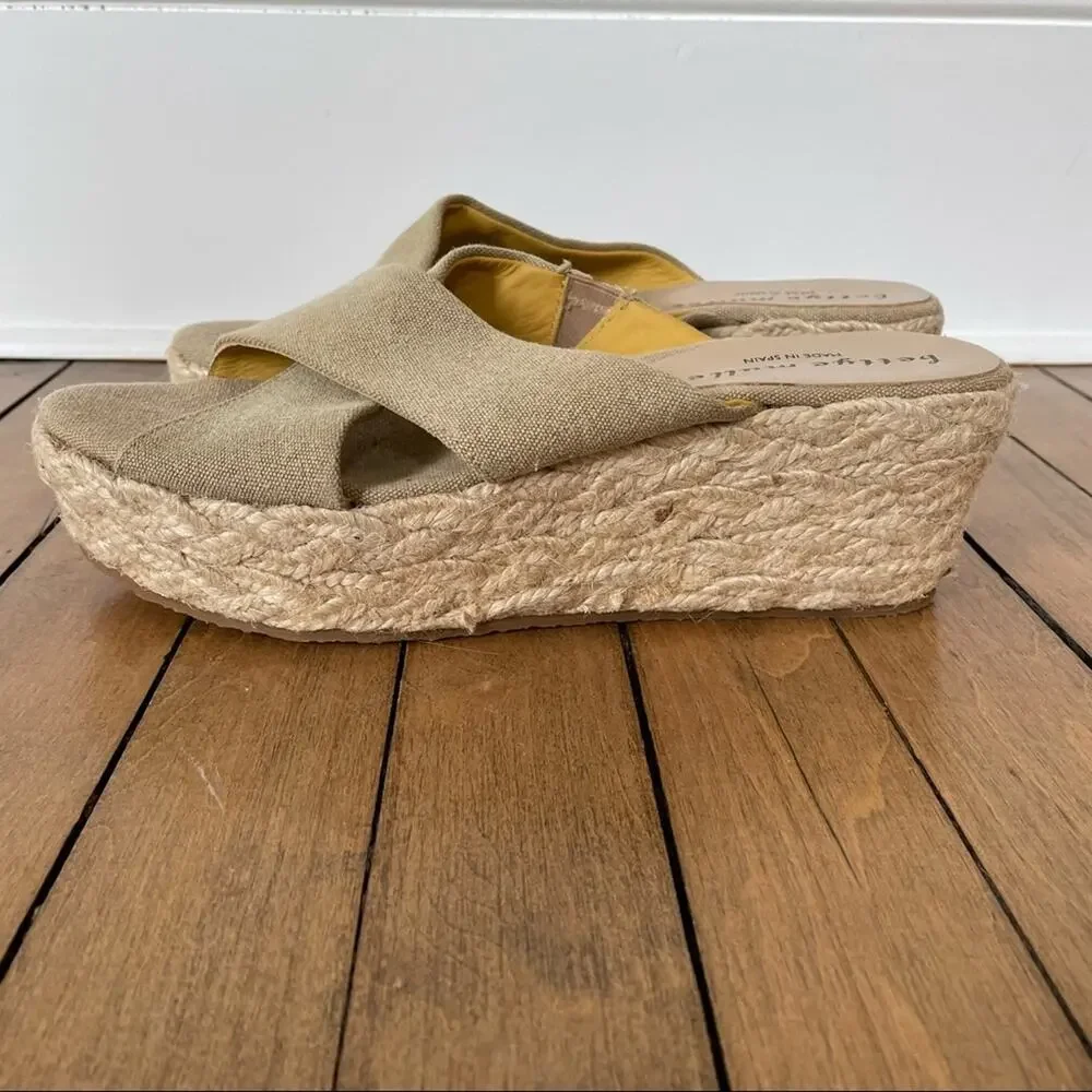 NWOT Bettye Muller Espadrilles Platform Wedge Sandals 9
